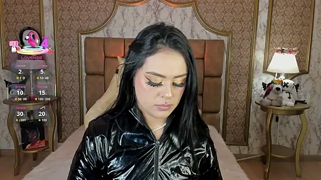 SoffiQueen online show from 11/03/25, 08:34