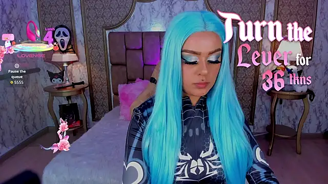 SoffiQueen online show from 10/13/25, 05:58