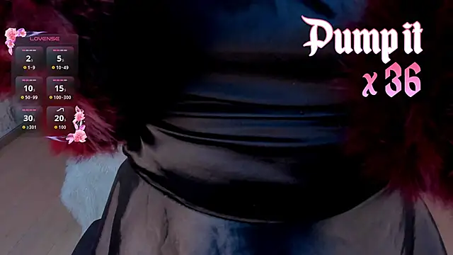 SoffiQueen online show from 10/21/25, 08:19