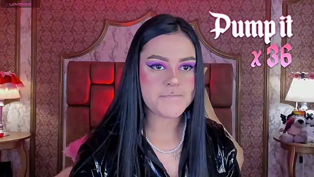 SoffiQueen online show from 11/07/25, 06:12