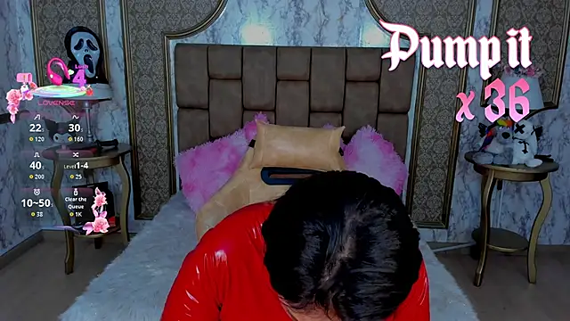 SoffiQueen online show from 10/27/25, 08:54