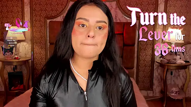 SoffiQueen online show from 01/17/26, 01:47