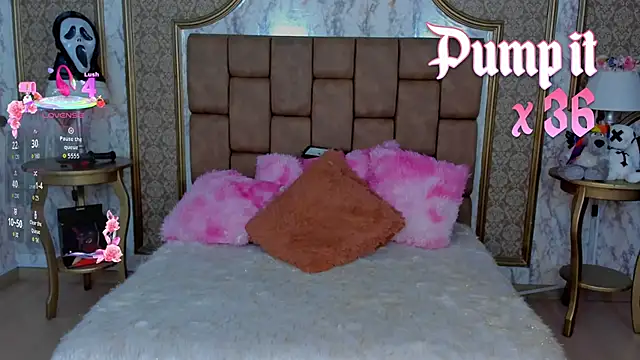 SoffiQueen online show from 10/28/25, 04:50