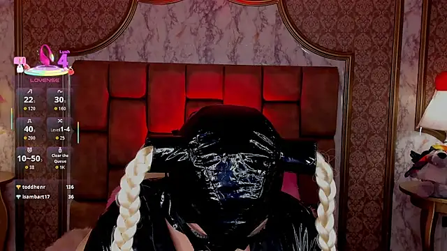 SoffiQueen online show from 11/23/25, 09:30