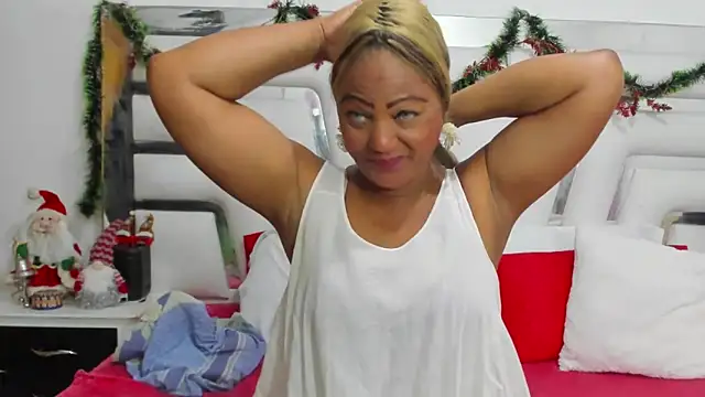 SaraaJhons online show from 12/15/25, 04:02