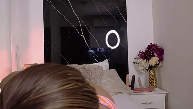 Snapshot of SaraaJhons chatting on 02/20/26, 12:51 SaraaJhons online show from 02/20/26, 12:51