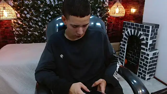 Snapshot of JackSwan18 chatting on 12/03/24, 12:44 JackSwan18 online show from 12/03/24, 12:44