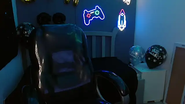 Snapshot of JackSwan18 chatting on 01/04/25, 07:13 JackSwan18 online show from 01/04/25, 07:13