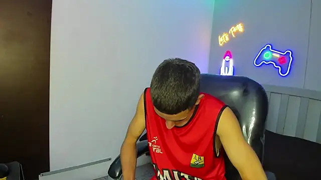 Snapshot of JackSwan18 chatting on 09/25/25, 08:59 JackSwan18 online show from 09/25/25, 08:59