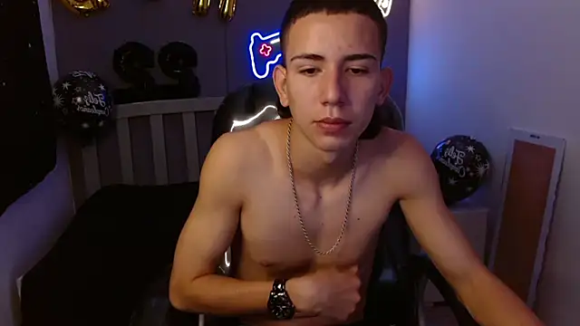 Snapshot of JackSwan18 chatting on 01/04/25, 01:10 JackSwan18 online show from 01/04/25, 01:10