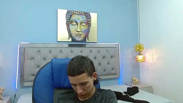 Snapshot of JackSwan18 chatting on 01/20/25, 04:32 JackSwan18 online show from 01/20/25, 04:32