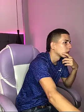 Snapshot of JackSwan18 chatting on 11/15/25, 07:40 JackSwan18 online show from 11/15/25, 07:40