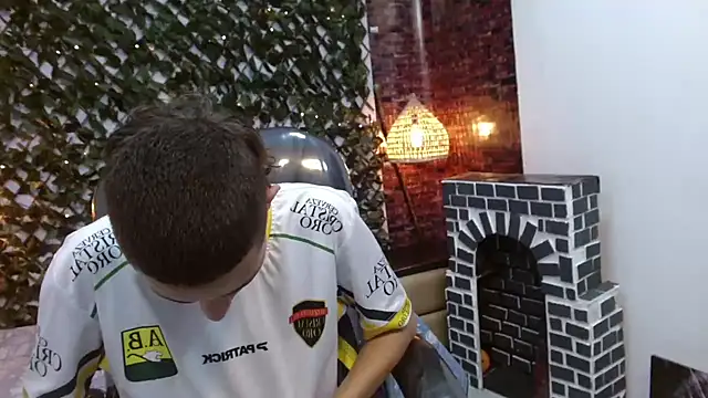 Snapshot of JackSwan18 chatting on 12/28/24, 01:38 JackSwan18 online show from 12/28/24, 01:38