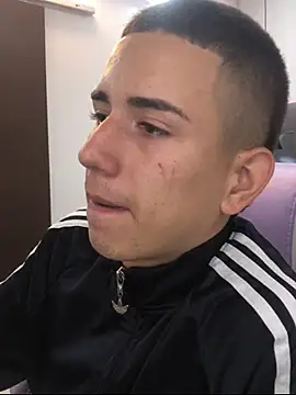 Snapshot of JackSwan18 chatting on 10/09/25, 04:02 JackSwan18 online show from 10/09/25, 04:02