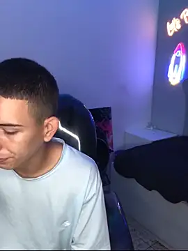 Snapshot of JackSwan18 chatting on 11/16/25, 02:00 JackSwan18 online show from 11/16/25, 02:00