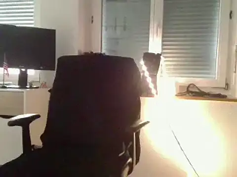 Snapshot of Angelbunn chatting on 02/24/25, 01:21 Angelbunn online show from 02/24/25, 01:21