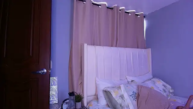 Shenoa1 online show from 11/05/25, 02:09