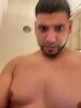 Snapshot of Insaneskillzz69 chatting on 04/13/26, 08:35 Insaneskillzz69 online show from 04/13/26, 08:35