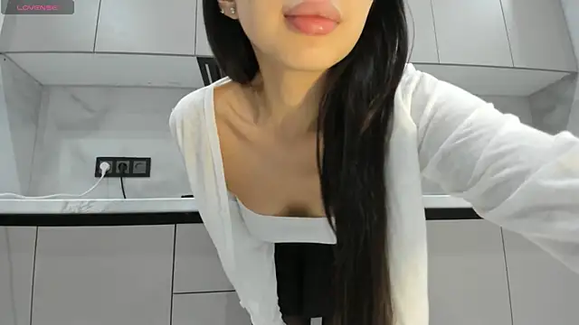 Mia Meow  online show from 10/17/25, 05:59