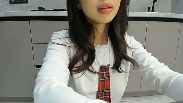 Mia Meow  online show from 11/13/25, 08:35