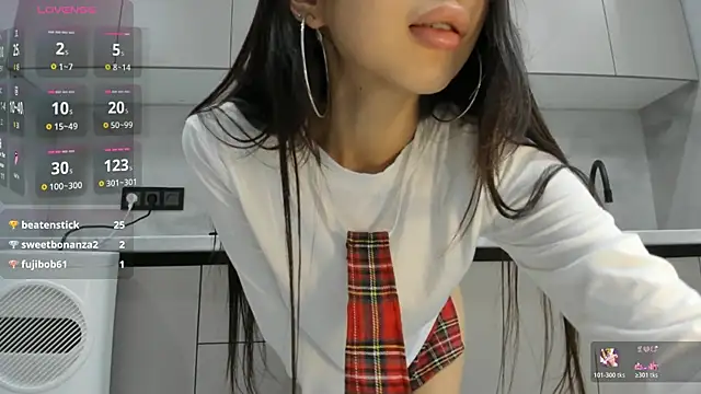 Mia Meow  online show from 11/02/25, 08:03