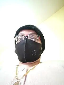 heenage online show from 12/22/25, 04:56