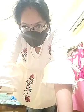 Snapshot of heenage chatting on 09/15/25, 08:15 heenage online show from 09/15/25, 08:15