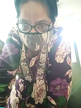 Snapshot of heenage chatting on 10/06/25, 05:19 heenage online show from 10/06/25, 05:19