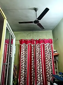 heenage online show from 02/06/26, 03:52