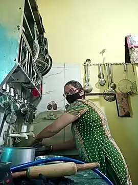 heenage online show from 02/26/26, 09:20