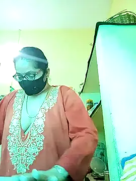 heenage online show from 11/28/25, 05:51