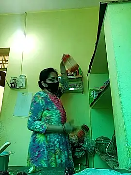 heenage online show from 03/27/26, 04:54