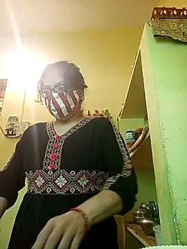 heenage online show from 03/11/26, 09:14