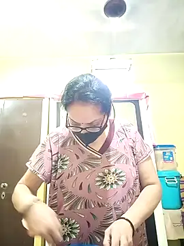 heenage online show from 04/16/26, 04:13