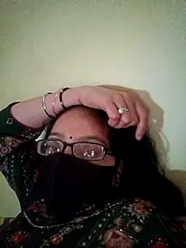 Snapshot of heenage chatting on 02/27/25, 04:57 heenage online show from 02/27/25, 04:57