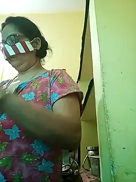 heenage online show from 10/31/25, 08:33