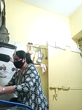 Snapshot of heenage chatting on 02/25/25, 04:57 heenage online show from 02/25/25, 04:57