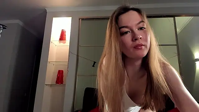 Emma Flin online show from 03/19/26, 11:21