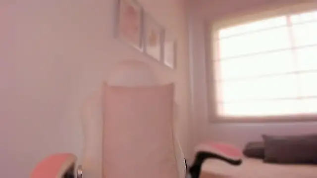 valeriaU online show from 10/20/25, 02:50