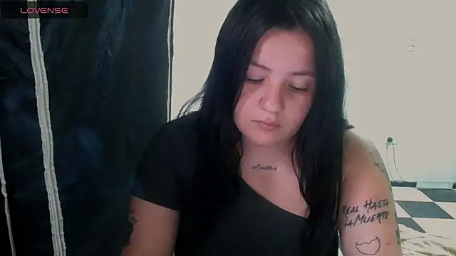 Snapshot of shopyymessyy chatting on 03/18/25, 06:17 shopyymessyy online show from 03/18/25, 06:17