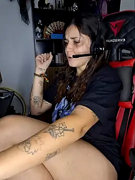 luuhcat09 online show from 10/19/25, 10:23