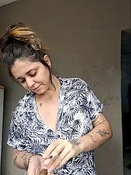 luuhcat09 online show from 06/03/26, 04:23