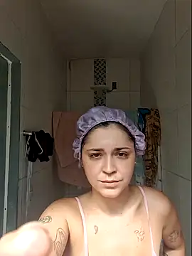 luuhcat09 online show from 12/15/25, 11:49