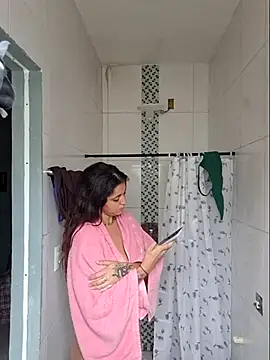 luuhcat09 online show from 01/06/26, 04:22