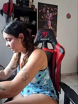 luuhcat09 online show from 10/02/25, 10:18