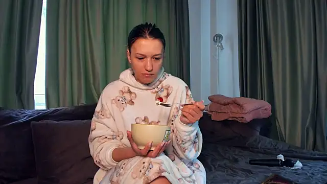LaraStone69 online show from 05/18/26, 05:34