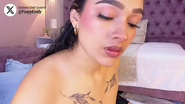 EMILYY FOXY online show from 11/15/25, 07:29