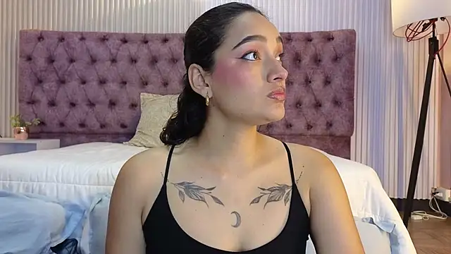 EMILYY FOXY online show from 12/03/25, 07:02