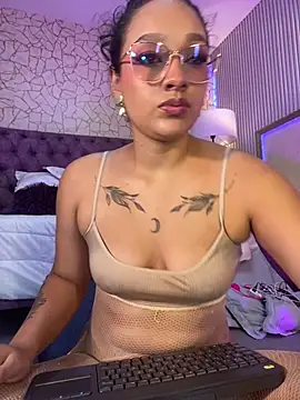 EMILYY FOXY online show from 06/15/26, 07:02