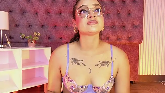 EMILYY FOXY online show from 03/26/26, 07:01